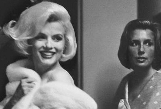 crop-jfk Marilyn and Pat Newcomb at JFK's birthday gala, May 1962