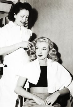 Helen Hunt gives Marilyn the Hayworth treatment at Columbia, 1948