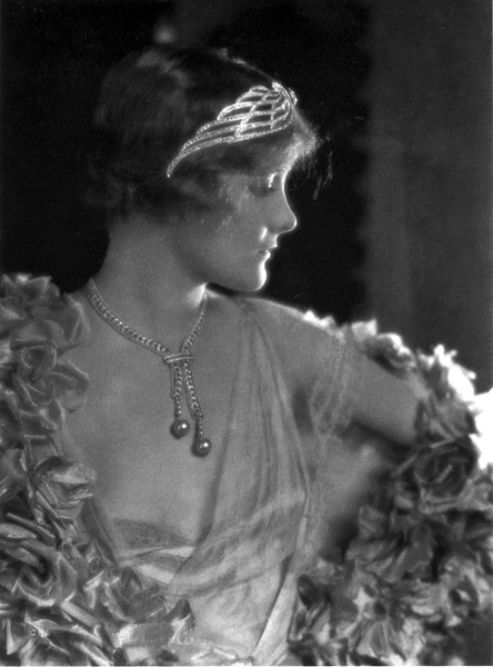 Jeanne Eagels by Clarence Sinclair Bull during filming of 'Man, Woman and Sin' at MGM (1927)