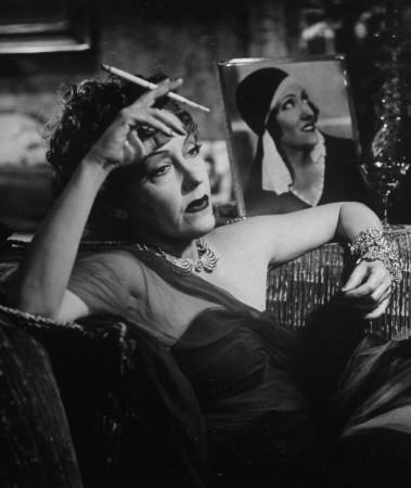 Swanson as Norma Desmond in 'Sunset Boulevard' (1950)